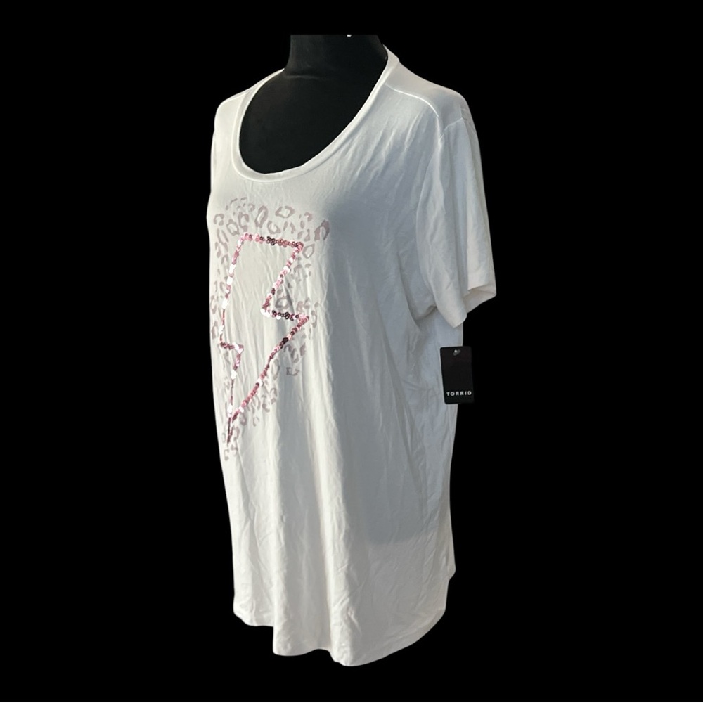 Torrid Perfect Tee - Super Soft Leopard Sequin Bolt White Size 1 (14/16) - Picture 3 of 7
